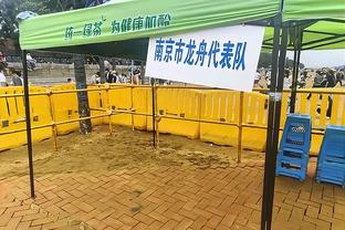 迈尔：建议在安联球场前为贝肯鲍尔建造雕像，就建在盖德穆勒旁边